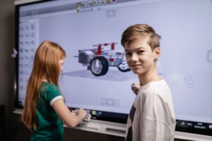 Tableau interactif en classe : ce que la recherche dit vraiment de son impact sur l&rsquo;apprentissage
