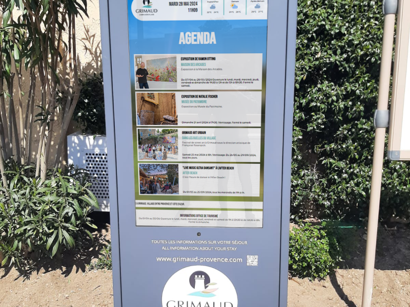 Totem Grimaud parking