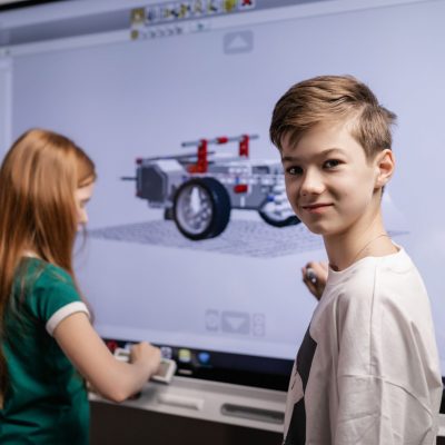Tableau interactif en classe : ce que la recherche dit vraiment de son impact sur l&rsquo;apprentissage